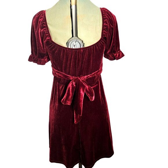 Juniors vintage whimsical renaissance princes high waisted burgundy velvet midi - Picture 3 of 9